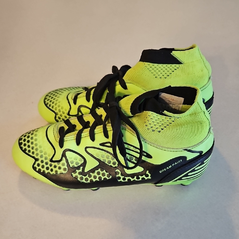 Dream Pairs Green Soccer Cleats